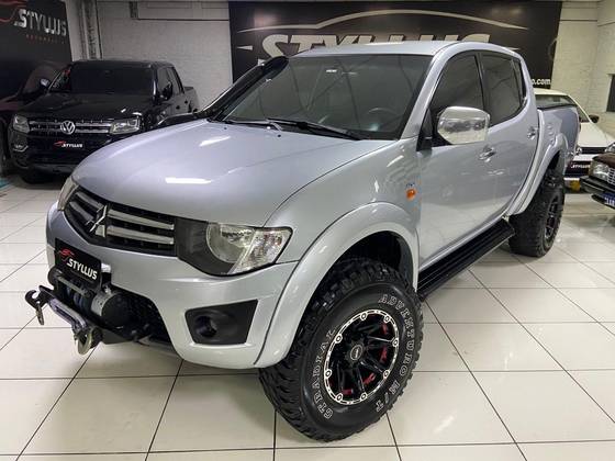 MITSUBISHI L200 TRITON 3.2 HPE 4X4 CD 16V TURBO INTERCOOLER DIESEL 4P AUTOMÁTICO